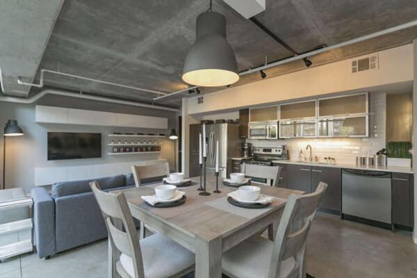Luxe + Modern Johnny Cash Inspired Executive Condo Nashville Exteriér fotografie